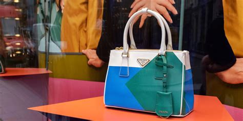 Superfakes: Imitaciones de bolsos y ropa con increíble detalle.